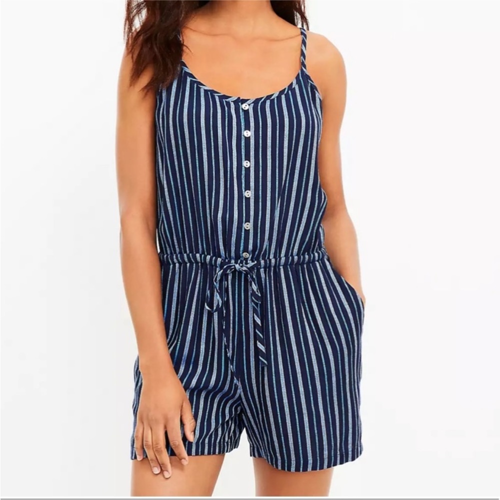 EUC Loft blue Striped shorts Romper - large. Resort, vacation, beach wear
